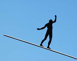 Kunstwerk auf Dach neu